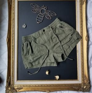 SOLD Green high waisted cargo shorts